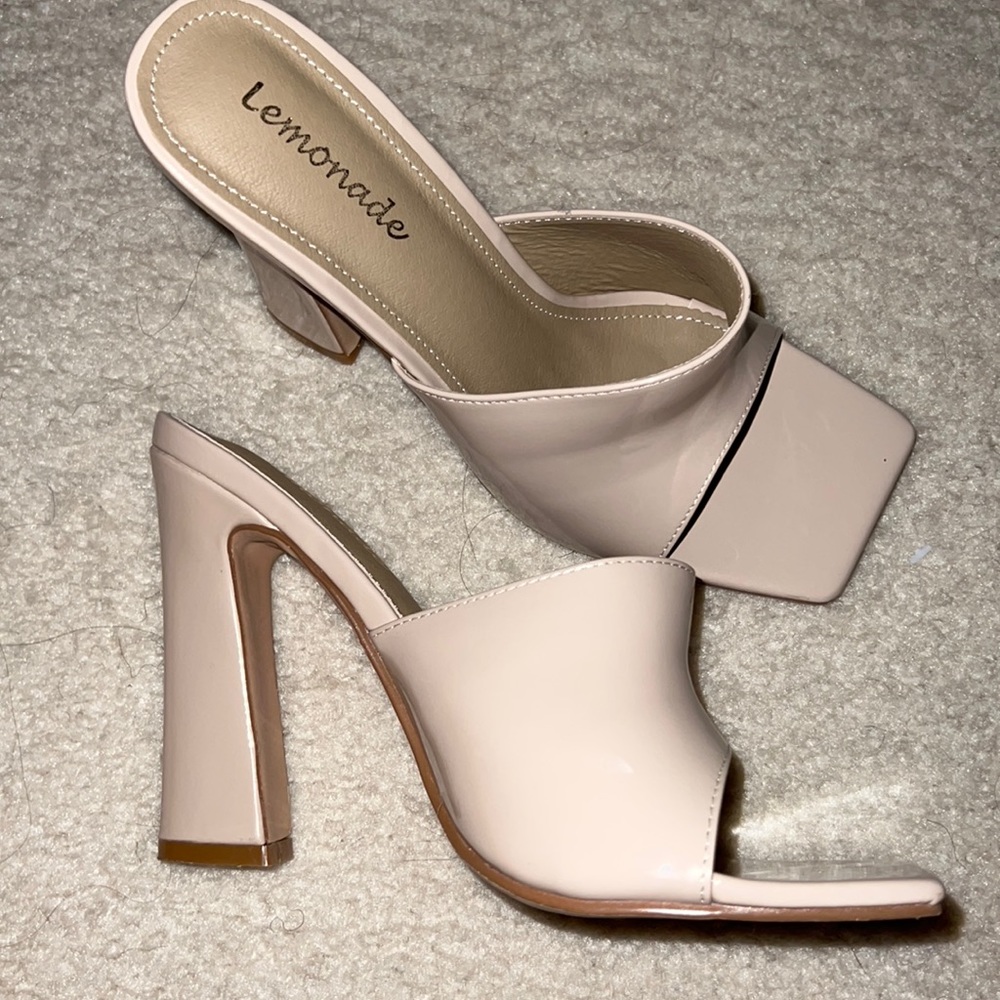 Lulu’s beige cream mules / heels